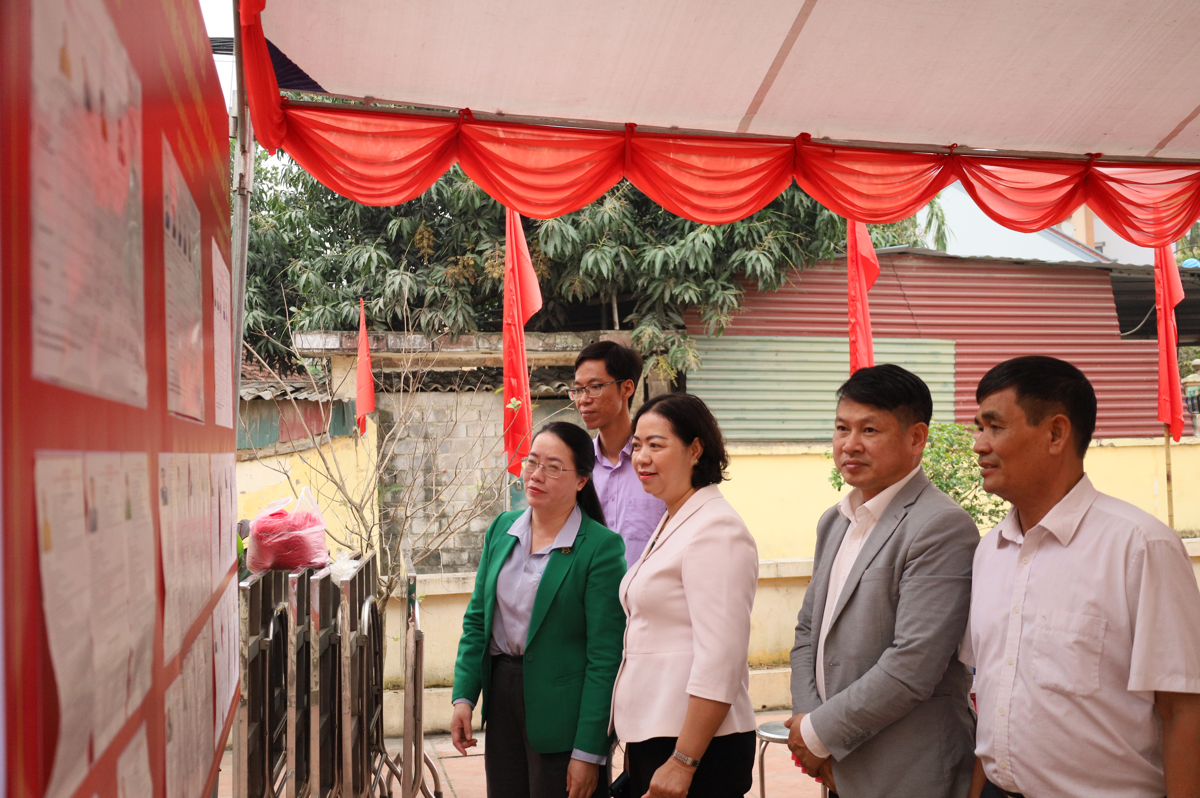 Đoàn giám sát của Ủy ban MTTQ Việt Nam thành phố Hà Nội kiểm tra công tác chuẩn bị bầu cử tại xã Cổ Đô