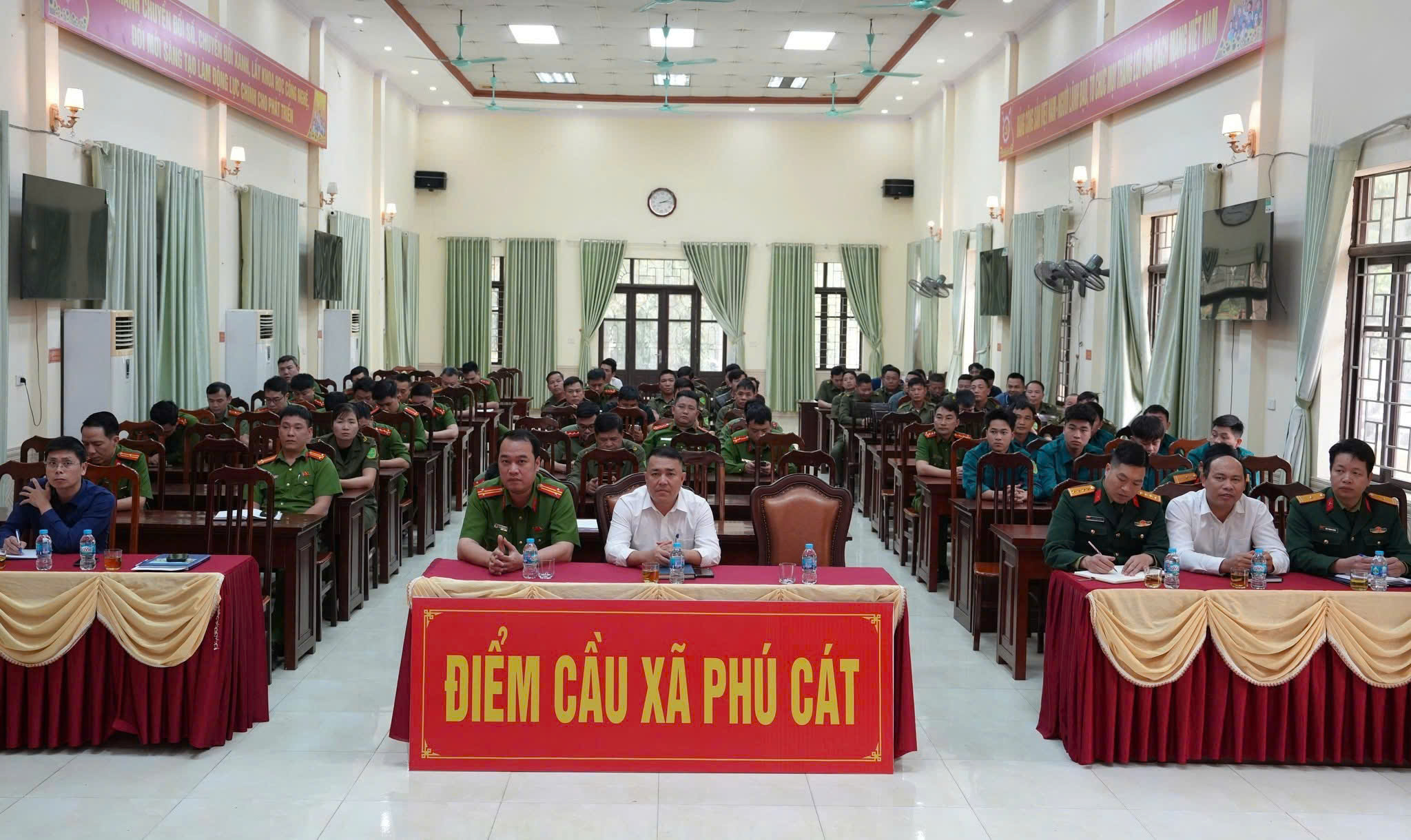 Xã Phú Cát triển khai phương án bảo vệ Ngày bầu cử, huy động 178 lực lượng bảo đảm an ninh tuyệt đối
