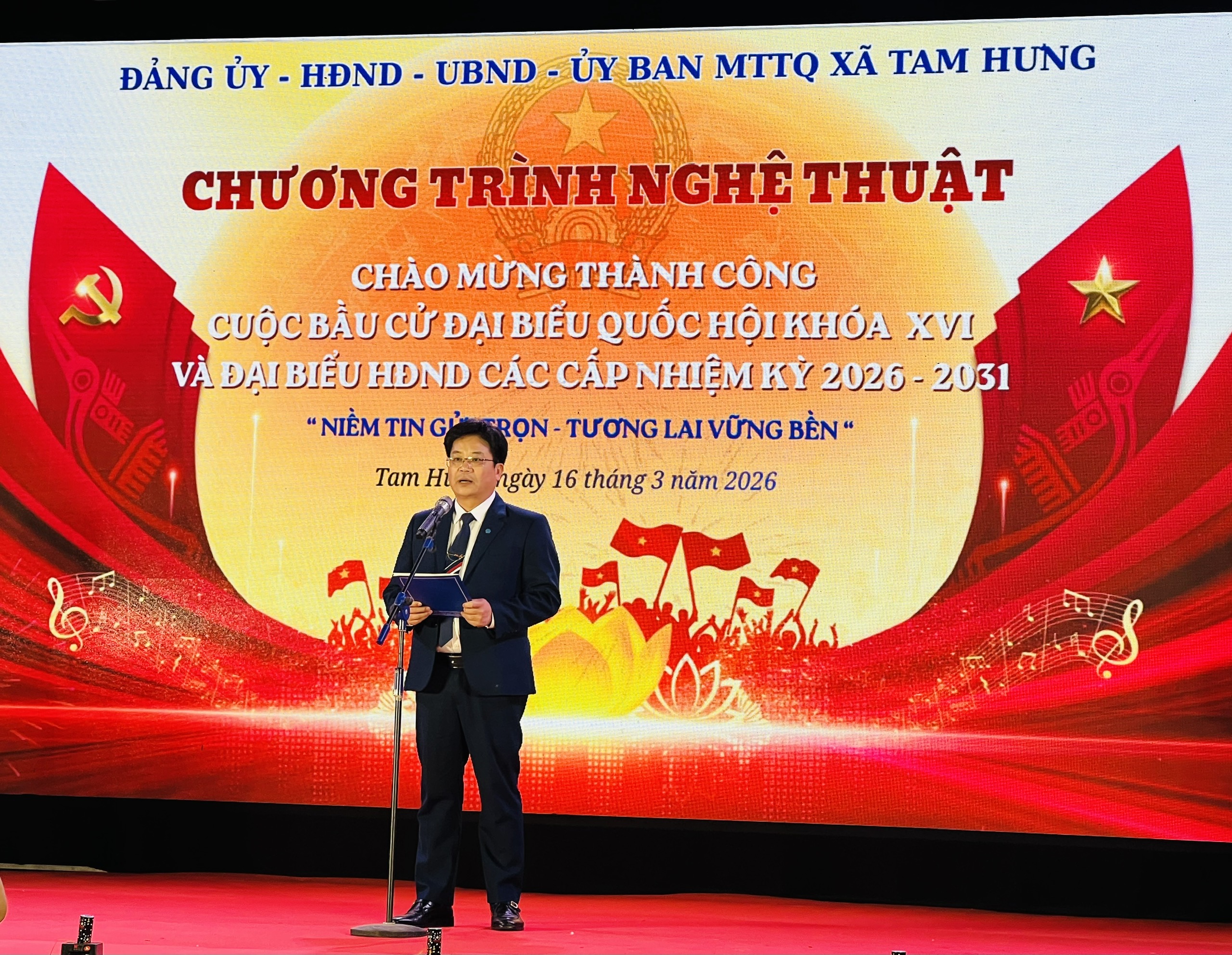 Xã Tam Hưng lan tỏa niềm tin, khí thế mới qua đêm nghệ thuật chào mừng thành công bầu cử