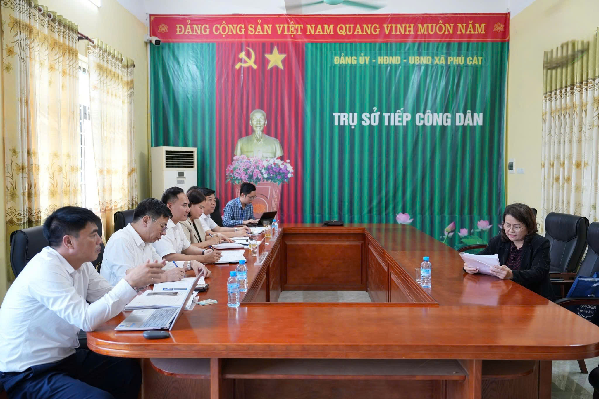 Chủ tịch UBND xã Phú Cát tiếp công dân định kỳ, kịp thời giải quyết kiến nghị từ cơ sở