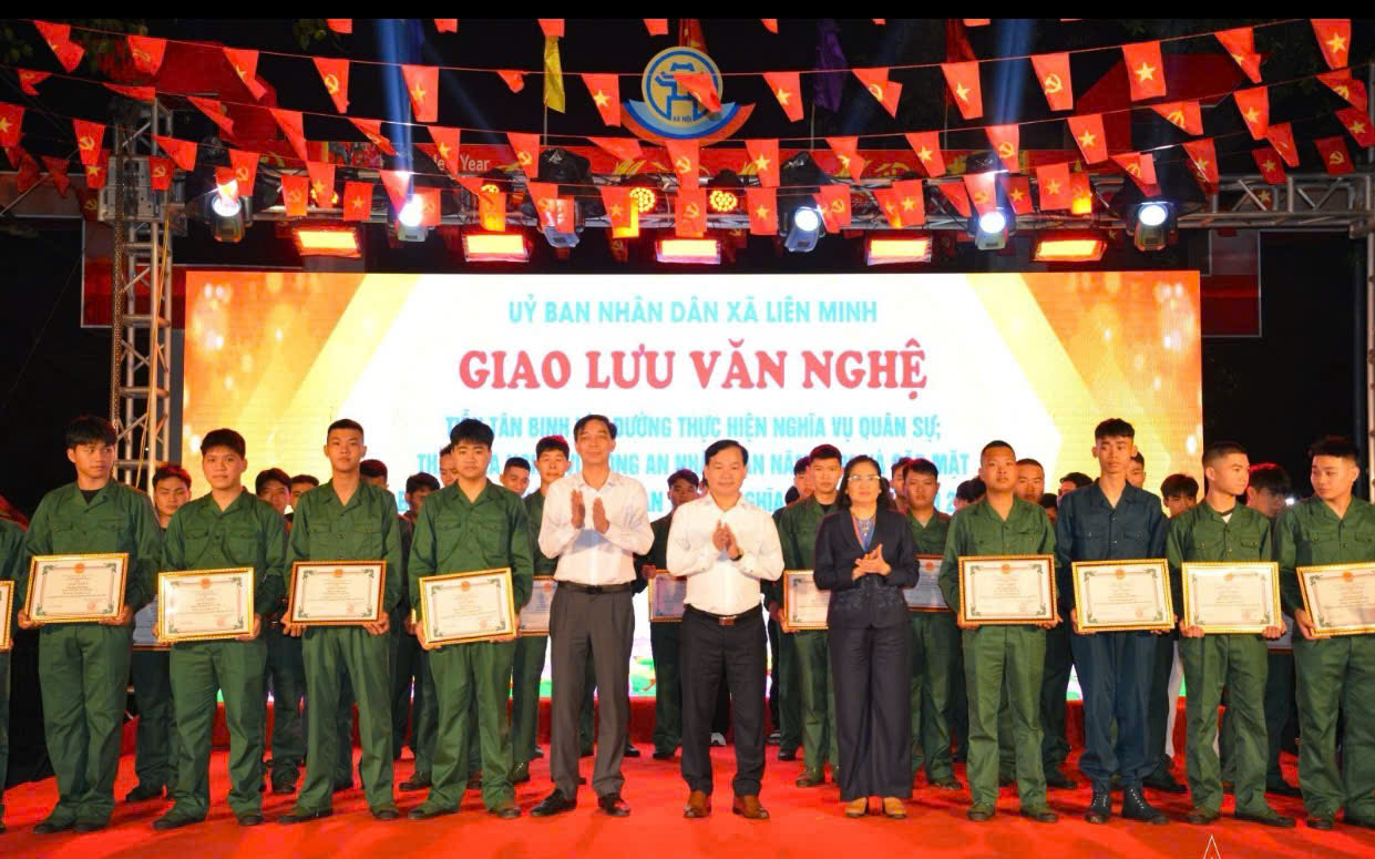 Xã Liên Minh ấm áp đêm văn nghệ mừng Đảng - mừng Xuân, tiếp lửa 39 thanh niên lên đường nhập ngũ năm 2026