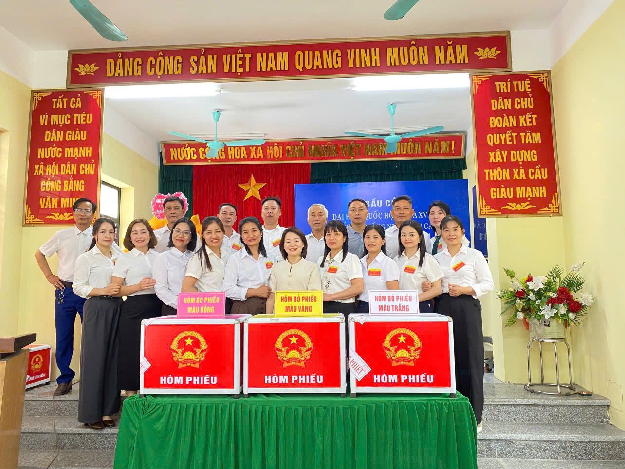 Xã Ứng Thiên: Công bố danh sách 25 người trúng cử đại biểu HĐND xã khóa II, nhiệm kỳ 2026-2031