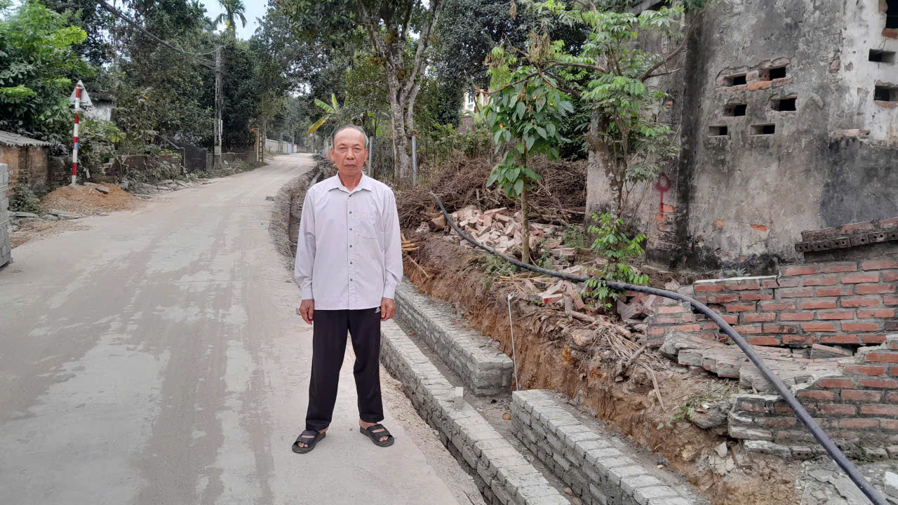 Thôn Duyên Lãm (xã Quảng Oai) lan toả tinh thần đảng viên đi trước, nhân dân đồng lòng