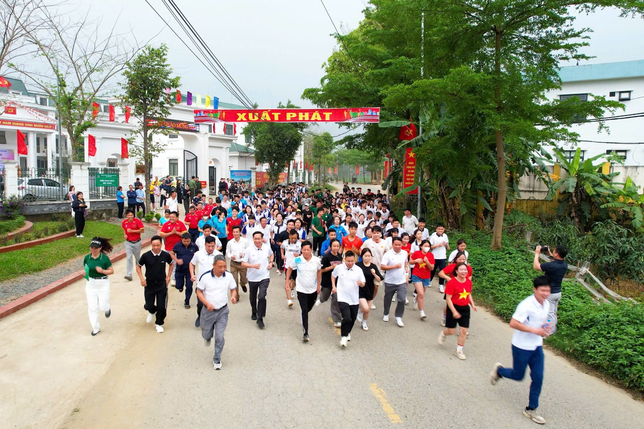 Xã Yên Xuân lan tỏa phong trào rèn luyện thân thể, hơn 600 người hưởng ứng Ngày chạy Olympic