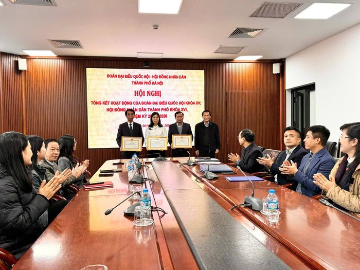 Cầu Giấy biểu dương các cá nhân tiêu biểu trong hoạt động HĐND nhiệm kỳ 2021–2026