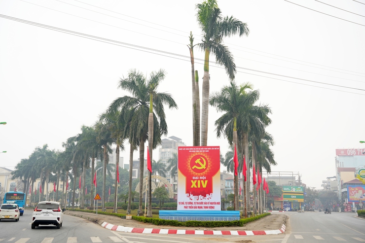 Phường Sơn Tây rực rỡ cờ hoa, tạo khí thế chính trị sôi nổi chào mừng Đại hội XIV của Đảng