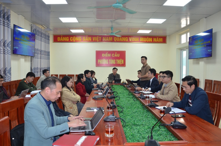 Phường Tùng Thiện tăng tốc chuyển đổi số, hướng tới mô hình phường thông minh lấy người dân làm trung tâm
