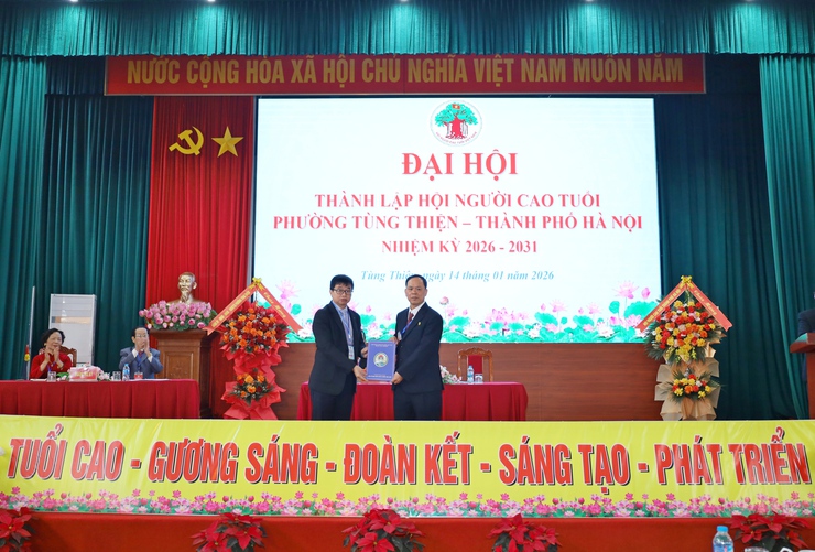 Phường Tùng Thiện thành lập Hội Người cao tuổi khóa I, phát huy vai trò nòng cốt trong xây dựng đời sống văn hóa