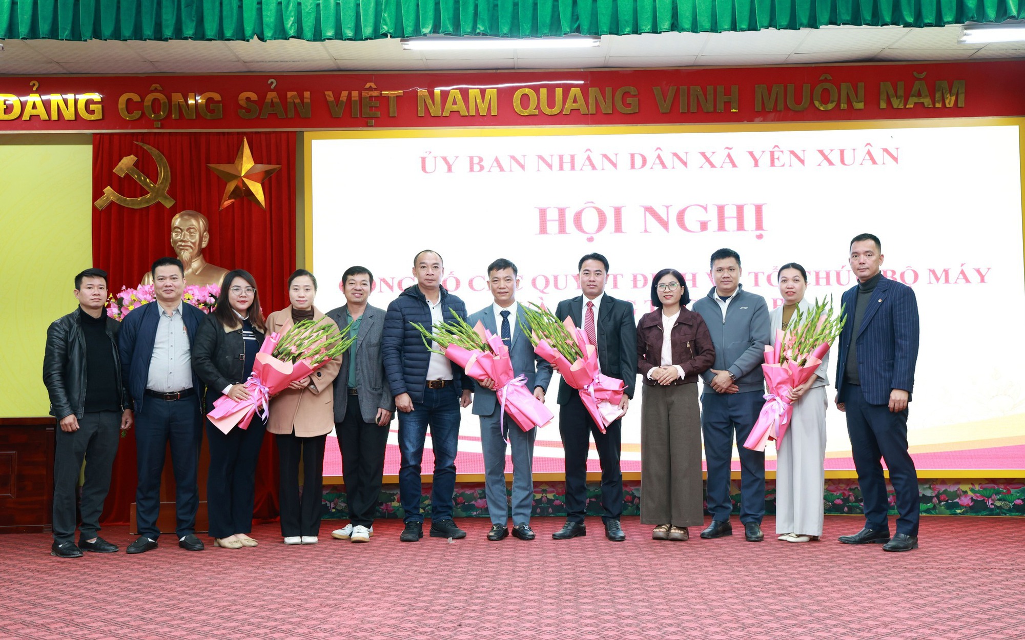 Yên Xuân kiện toàn tổ chức bộ máy, nâng cao hiệu quả phục vụ Nhân dân từ cơ sở