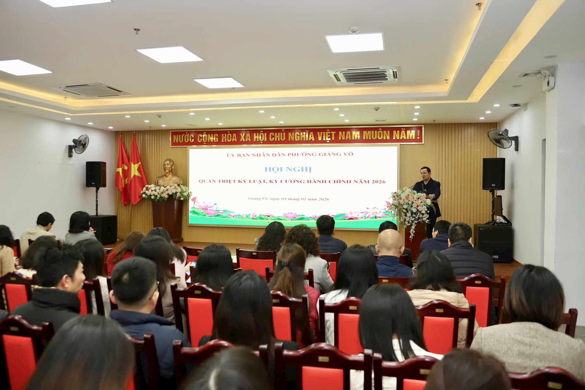 Phường Giảng Võ siết chặt kỷ cương hành chính, bảo đảm ổn định toàn diện dịp Tết Dương lịch 2026