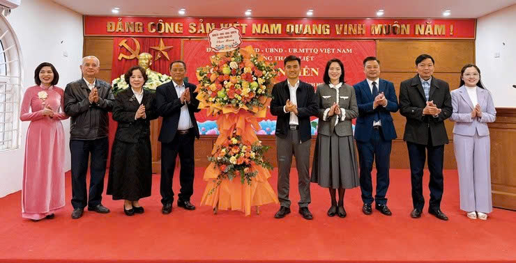 Phường Thanh Liệt gắn biển công trình tranh tường bích họa: Lan tỏa không gian văn hóa, tạo điểm nhấn đô thị chào mừng Đại hội XIV của Đảng