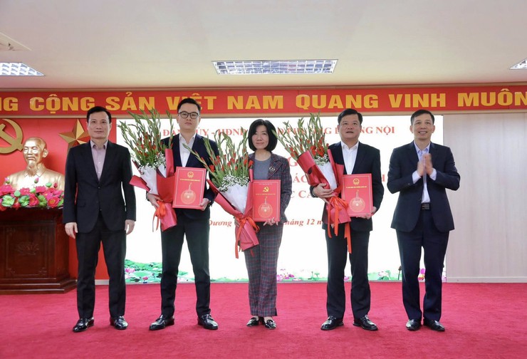 Phường Dương Nội kiện toàn bộ máy, trao quyết định cán bộ, nâng cao hiệu lực chính quyền cơ sở