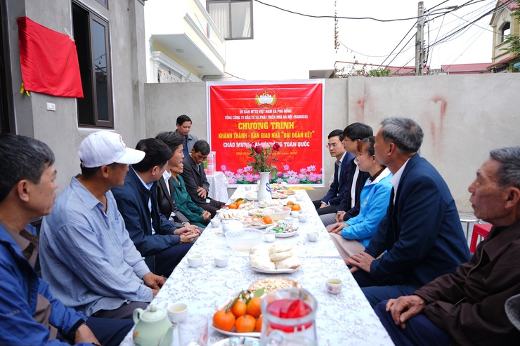 Xã Phù Đổng trao nhà Đại đoàn kết, lan tỏa nghĩa tình hướng tới Đại hội XIV của Đảng
