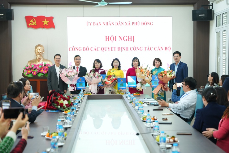 Xã Phù Đổng kiện toàn đội ngũ cán bộ: Điều động, bổ nhiệm nhiều vị trí chủ chốt trong hệ thống chính trị và giáo dục