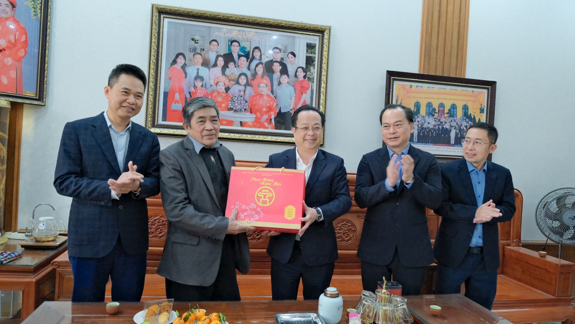 Phó Chủ tịch Thường trực HĐND thành phố Trần Thế Cương thăm, chúc Tết các đơn vị và gia đình chính sách nhân dịp Xuân Bính Ngọ 2026