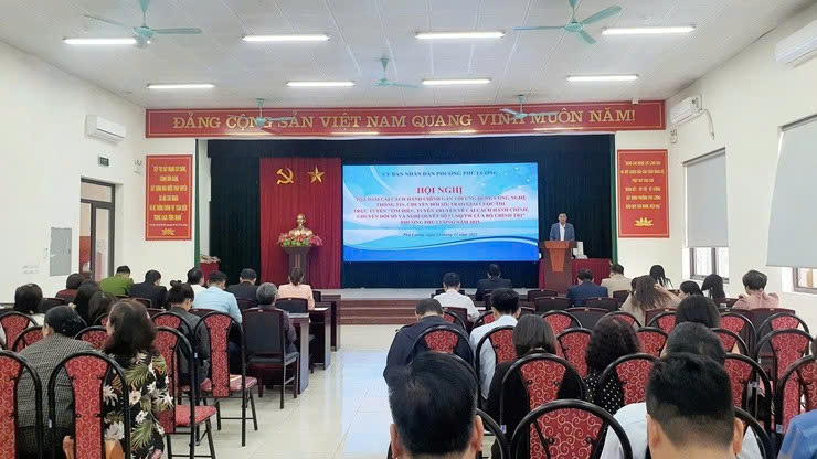 Phường Phú Lương thúc đẩy cải cách hành chính gắn chuyển đổi số, lan tỏa nhận thức từ cơ sở