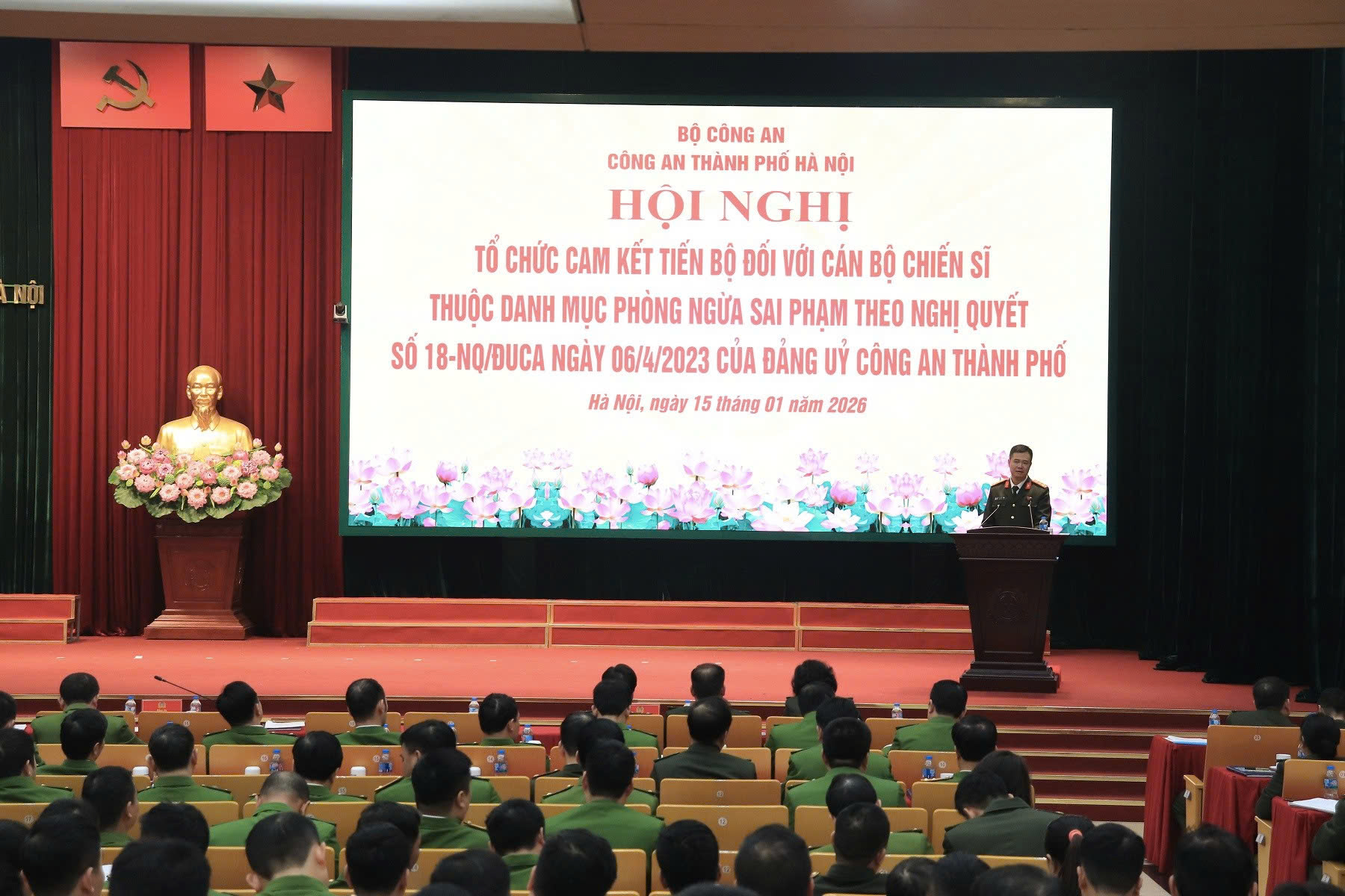 Công an thành phố Hà Nội siết chặt kỷ luật, ký cam kết phòng ngừa sai phạm từ sớm, từ xa