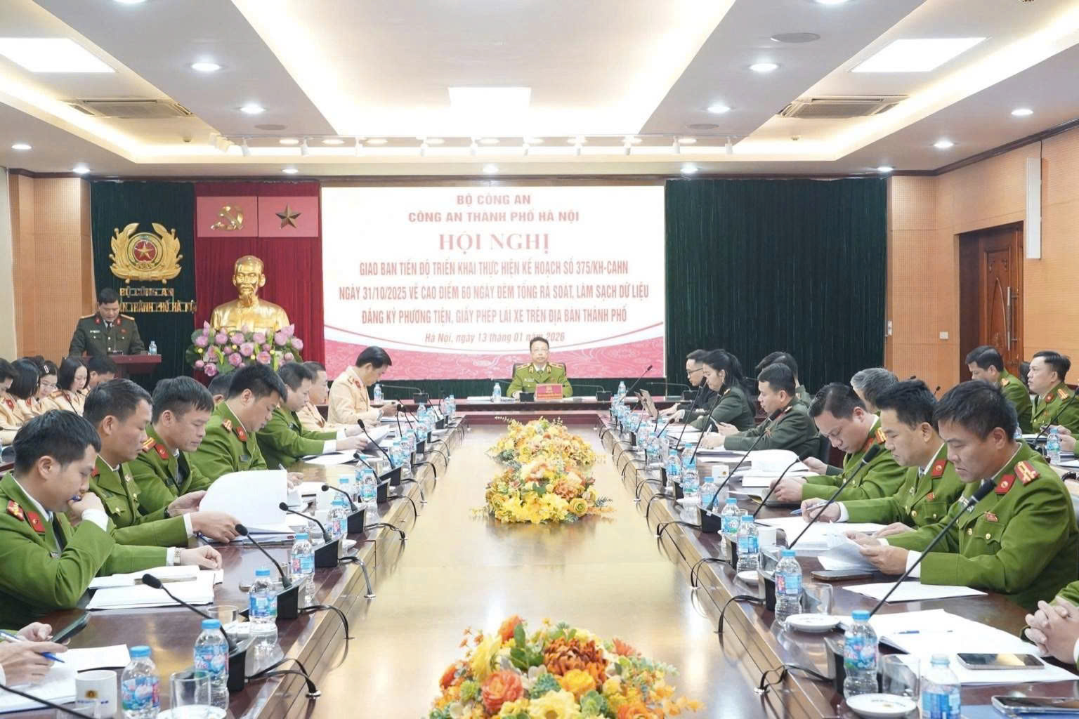 Công an thành phố Hà Nội tăng tốc “làm sạch” dữ liệu phương tiện, quyết liệt về đích cao điểm 60 ngày đêm
