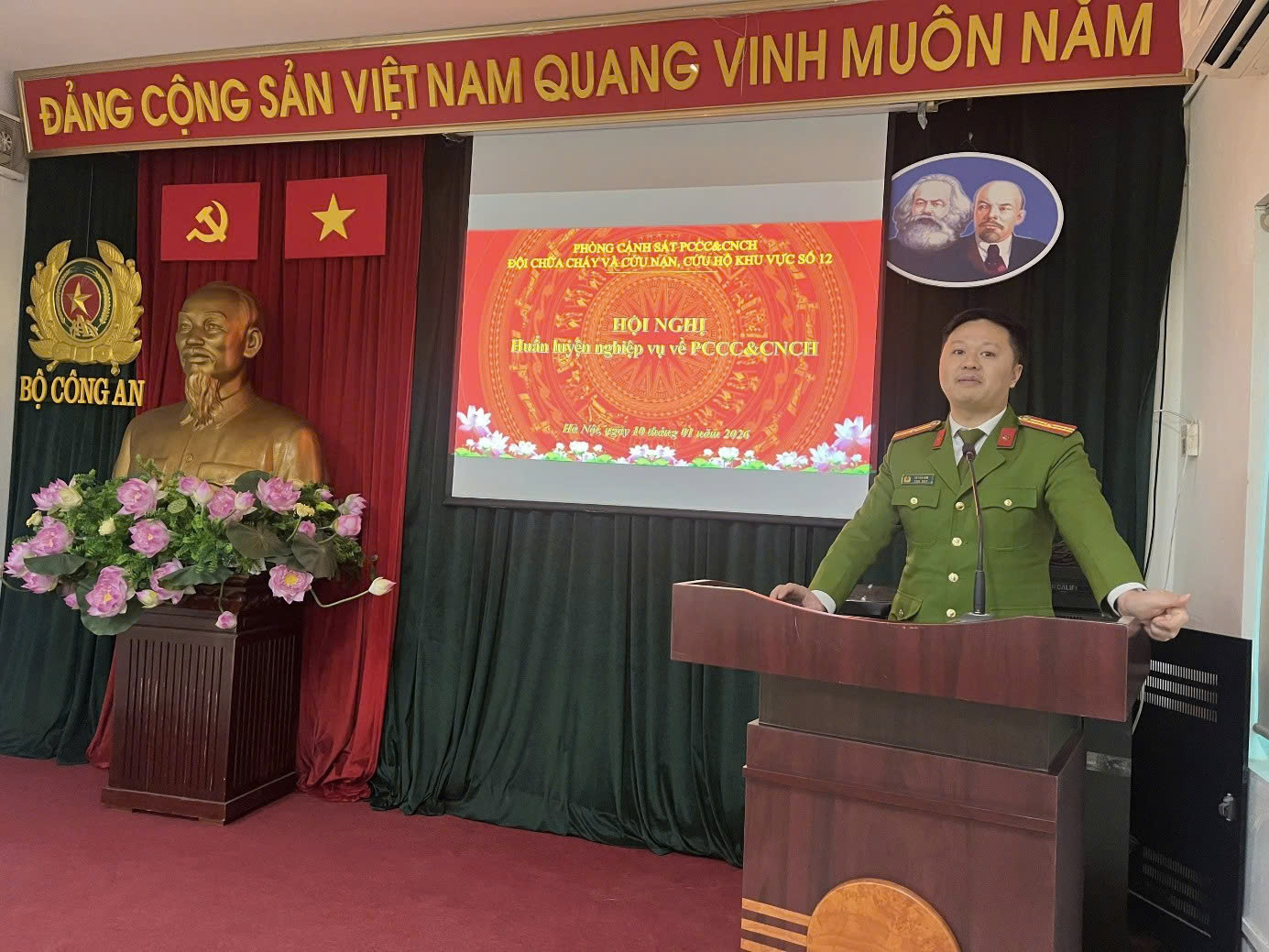 Tăng cường huấn luyện PCCC&CNCH phục vụ Đại hội XIV của Đảng, bảo đảm an toàn tuyệt đối cho đoàn đại biểu