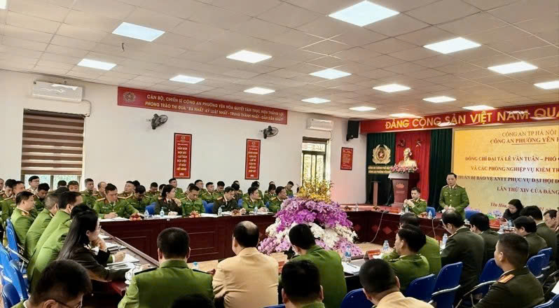 Công an TP Hà Nội kiểm tra công tác bảo đảm an ninh phục vụ Đại hội XIV tại Công an phường Yên Hòa