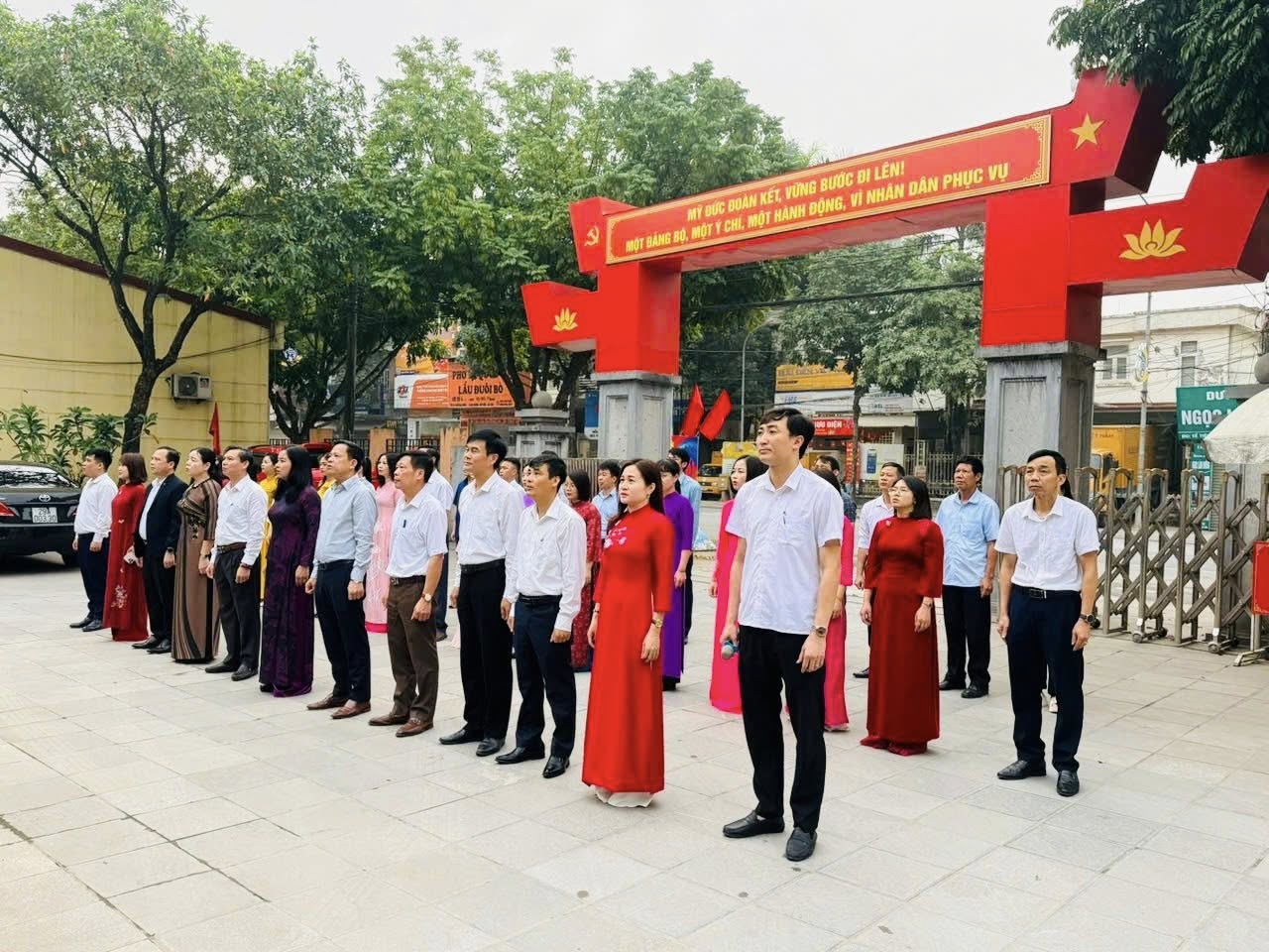 Đảng ủy xã Mỹ Đức sinh hoạt chính trị dưới cờ, lan tỏa khí thế hướng tới ngày bầu cử