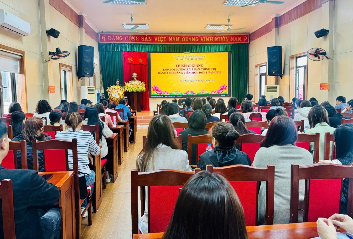 Xã Hoài Đức khai giảng lớp bồi dưỡng lý luận chính trị cho đảng viên mới đợt 1 năm 2026