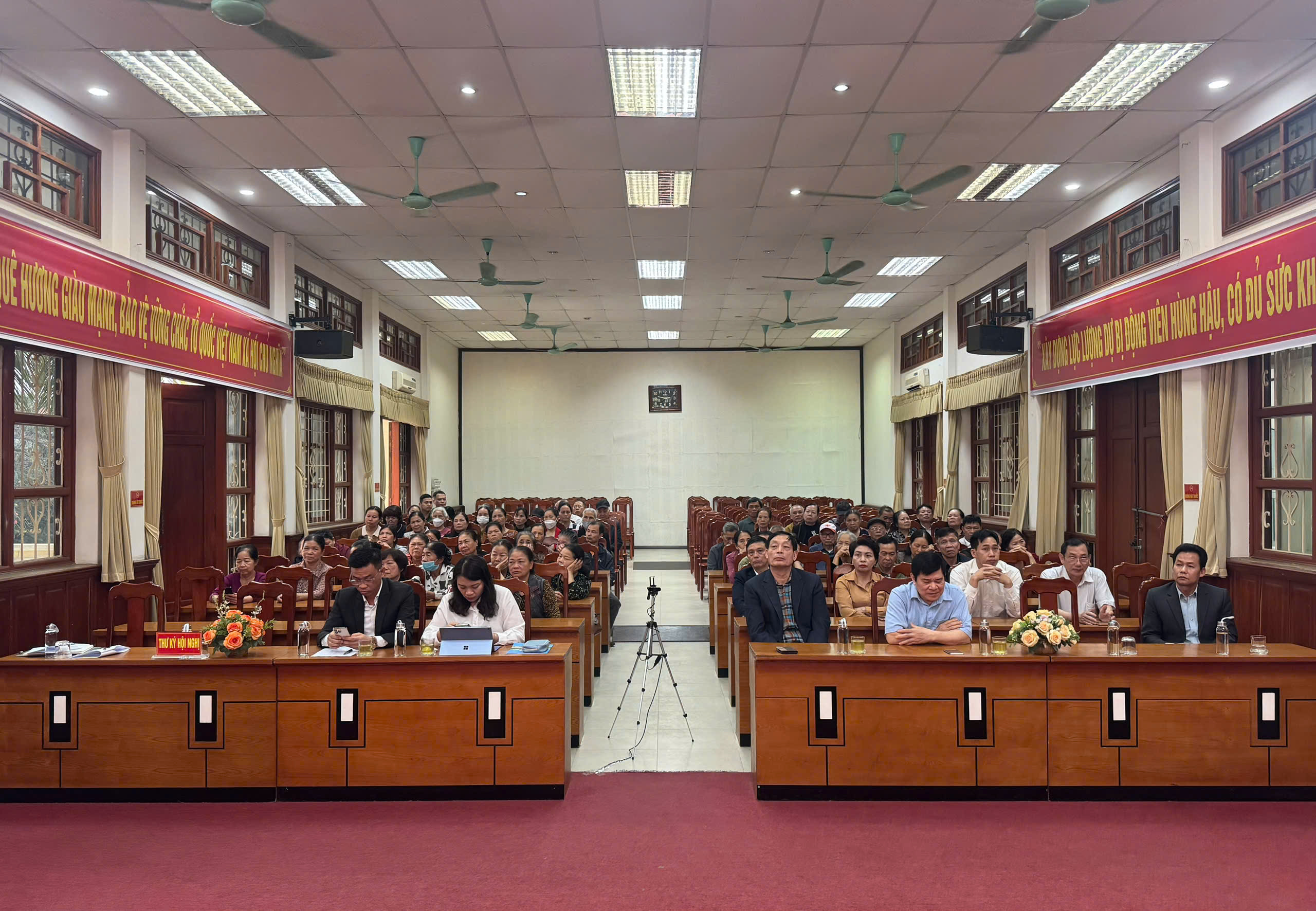 Phường Việt Hưng tổ chức hội nghị tiếp xúc cử tri với các ứng cử viên đại biểu HĐND nhiệm kỳ 2026-2031