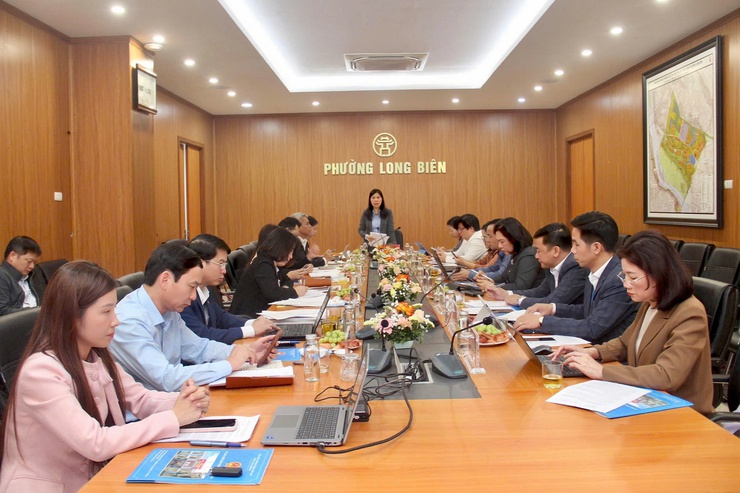 Ủy ban MTTQ Việt Nam thành phố Hà Nội giám sát công tác chuẩn bị bầu cử tại phường Long Biên