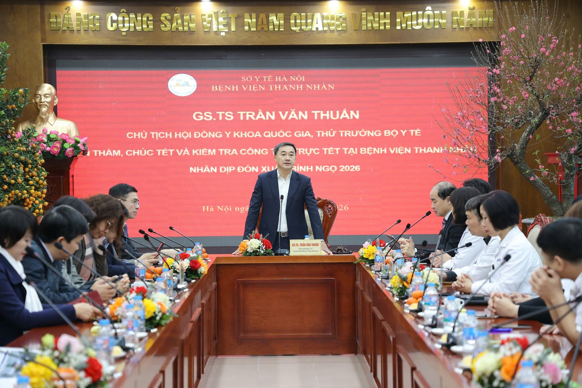Thứ trưởng Bộ Y tế Trần Văn Thuấn thăm, chúc Tết Bệnh viện Thanh Nhàn nhân dịp Xuân Bính Ngọ 2026