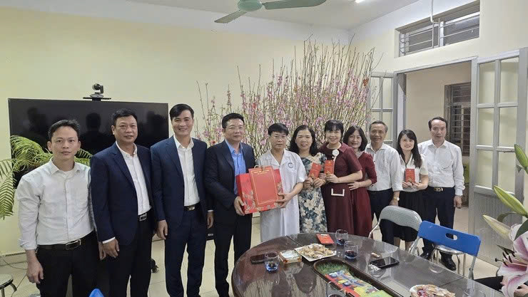 Xã Thiên Lộc thăm, động viên lực lượng trực giao thừa, siết chặt nhiệm vụ bảo đảm bình yên đón Xuân Bính Ngọ 2026