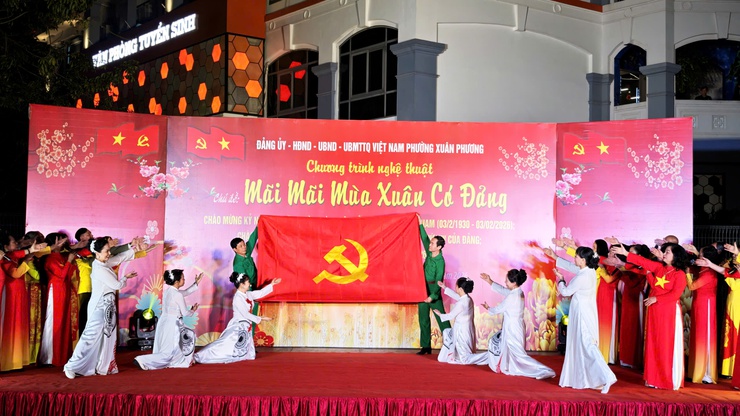 Phường Xuân Phương rực rỡ đêm nghệ thuật “Mãi mãi mùa xuân có Đảng” chào Xuân Bính Ngọ 2026