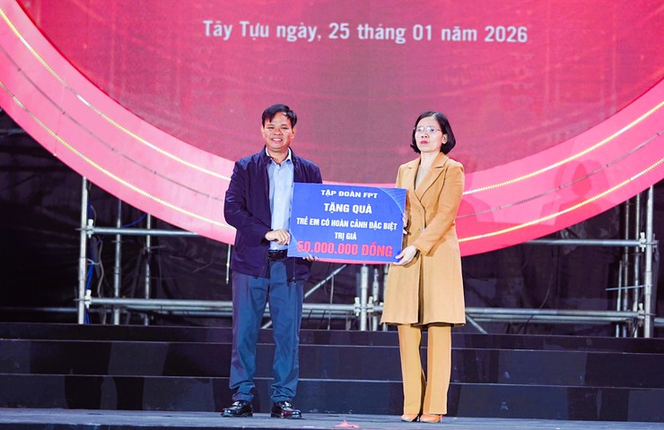Phường Tây Tựu rực rỡ đêm nghệ thuật “Vững bước mùa Xuân mới”, lan tỏa khí thế mừng Đảng, mừng Xuân Bính Ngọ 2026