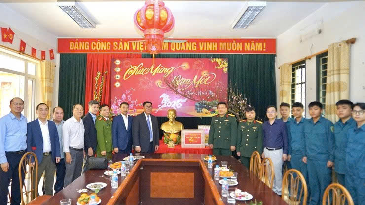 Phường Từ Liêm thăm, chúc Tết các lực lượng trực Xuân, tiếp sức nhiệm vụ phục vụ nhân dân dịp Bính Ngọ 2026