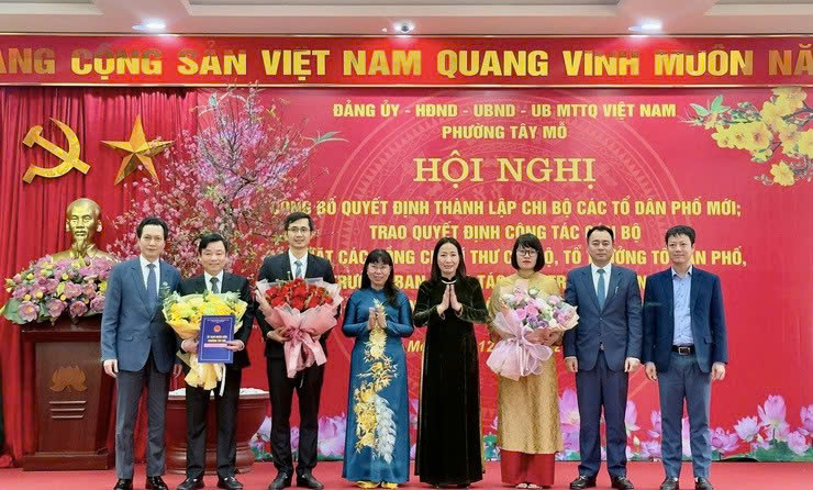 Phường Tây Mỗ thành lập 5 chi bộ tổ dân phố mới, kiện toàn cán bộ phục vụ nhiệm vụ giai đoạn mới