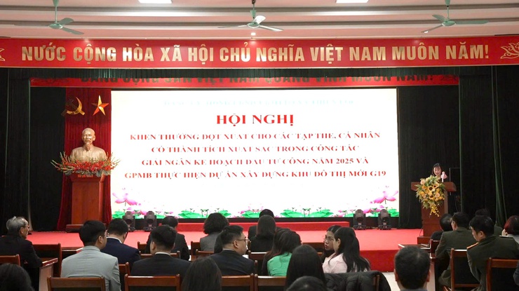 Xã Thiên Lộc khen thưởng đột xuất tập thể, cá nhân xuất sắc trong giải ngân đầu tư công và giải phóng mặt bằng Dự án G19