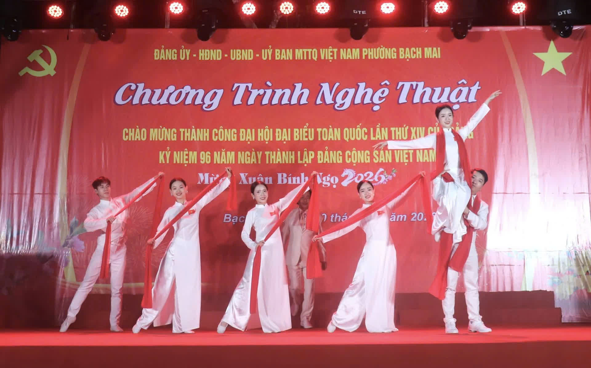 Phường Bạch Mai rực rỡ đêm nghệ thuật mừng Đảng, mừng Xuân Bính Ngọ 2026