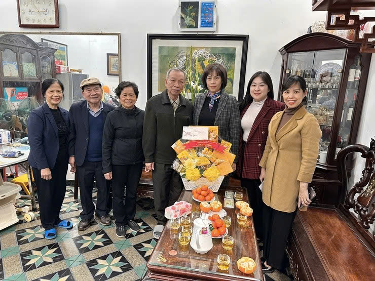Phường Bạch Mai lan tỏa nghĩa tình tri ân, chăm lo Tết cho gia đình chính sách dịp Xuân Bính Ngọ 2026