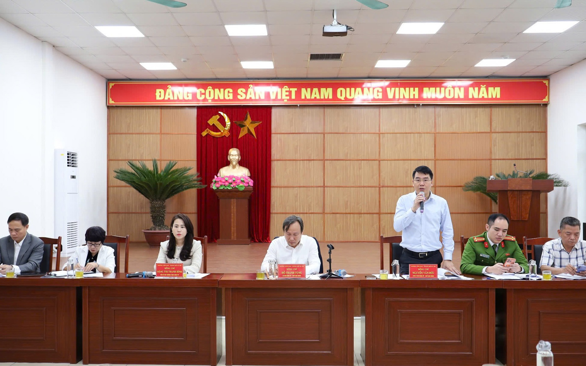 Phường Lĩnh Nam công khai lộ trình xử lý vi phạm đất đai khu vực bãi sông Hồng