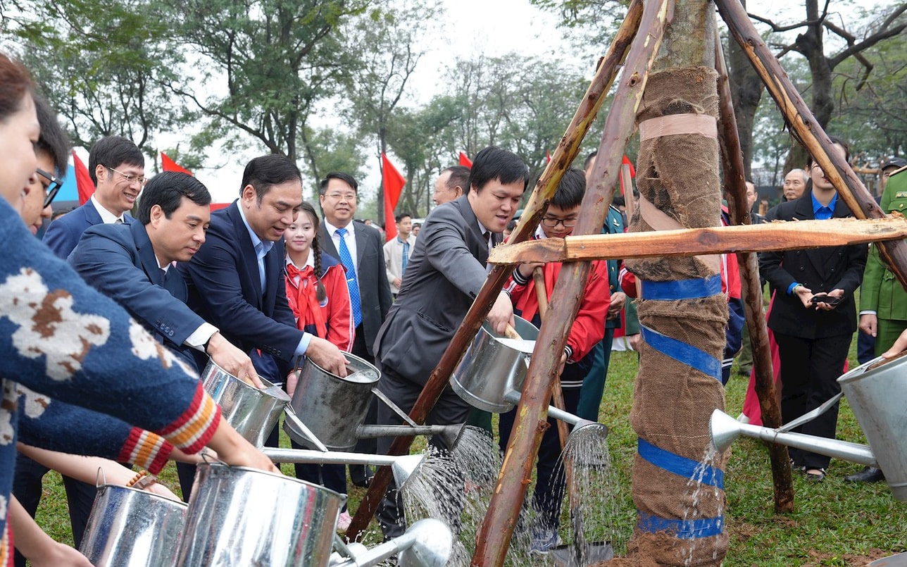 Phường Yên Sở phát động “Tết trồng cây” Xuân Bính Ngọ 2026, lan tỏa trách nhiệm bảo vệ môi trường đô thị