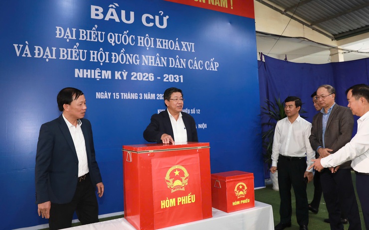 Phó Chủ tịch Thường trực UBND thành phố Dương Đức Tuấn kiểm tra công tác bầu cử tại 4 xã, yêu cầu bảo đảm tuyệt đối an toàn, không để xảy ra sai sót