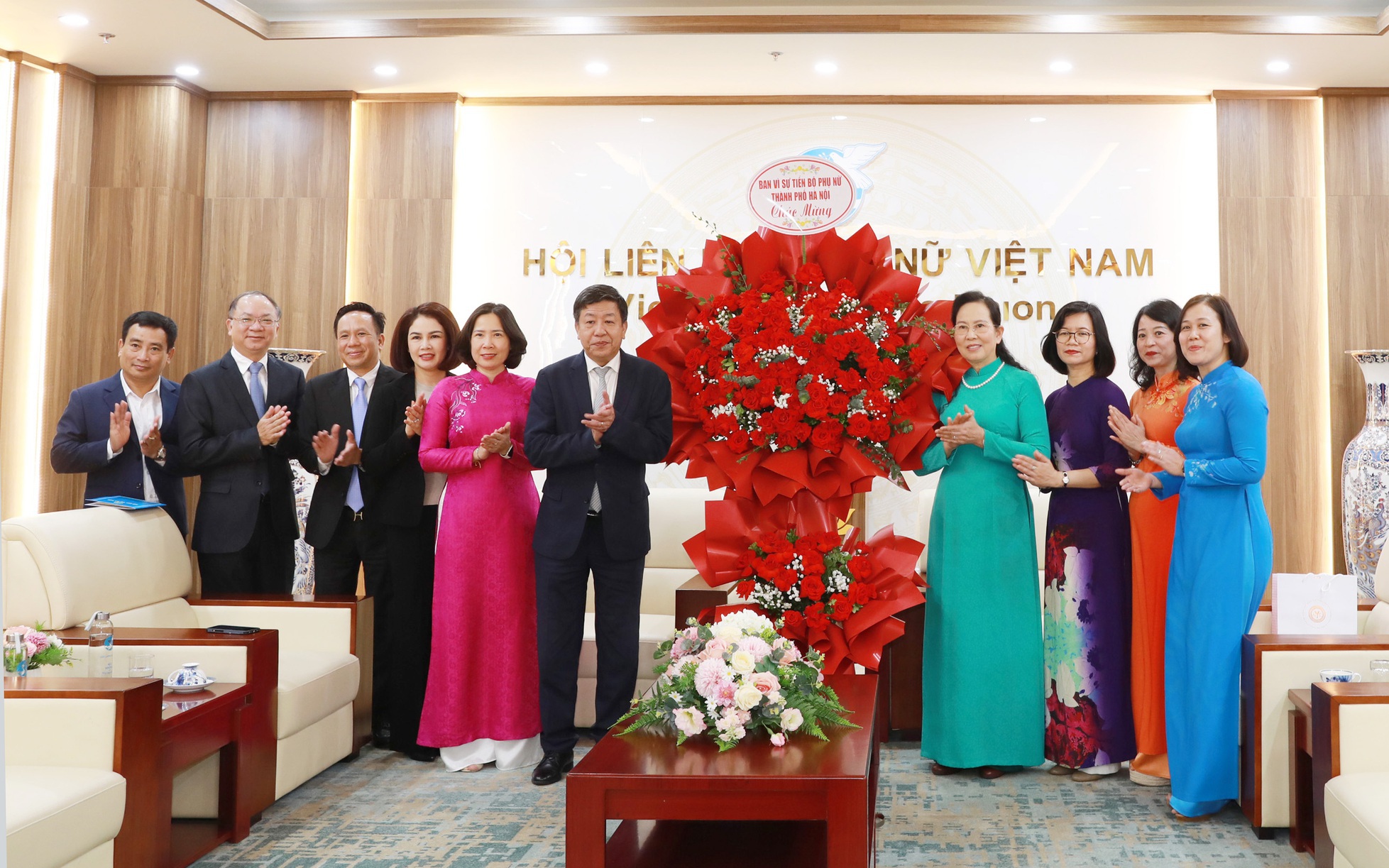 Lãnh đạo thành phố Hà Nội thăm, chúc mừng các cấp Hội Phụ nữ nhân Ngày Quốc tế phụ nữ 8-3