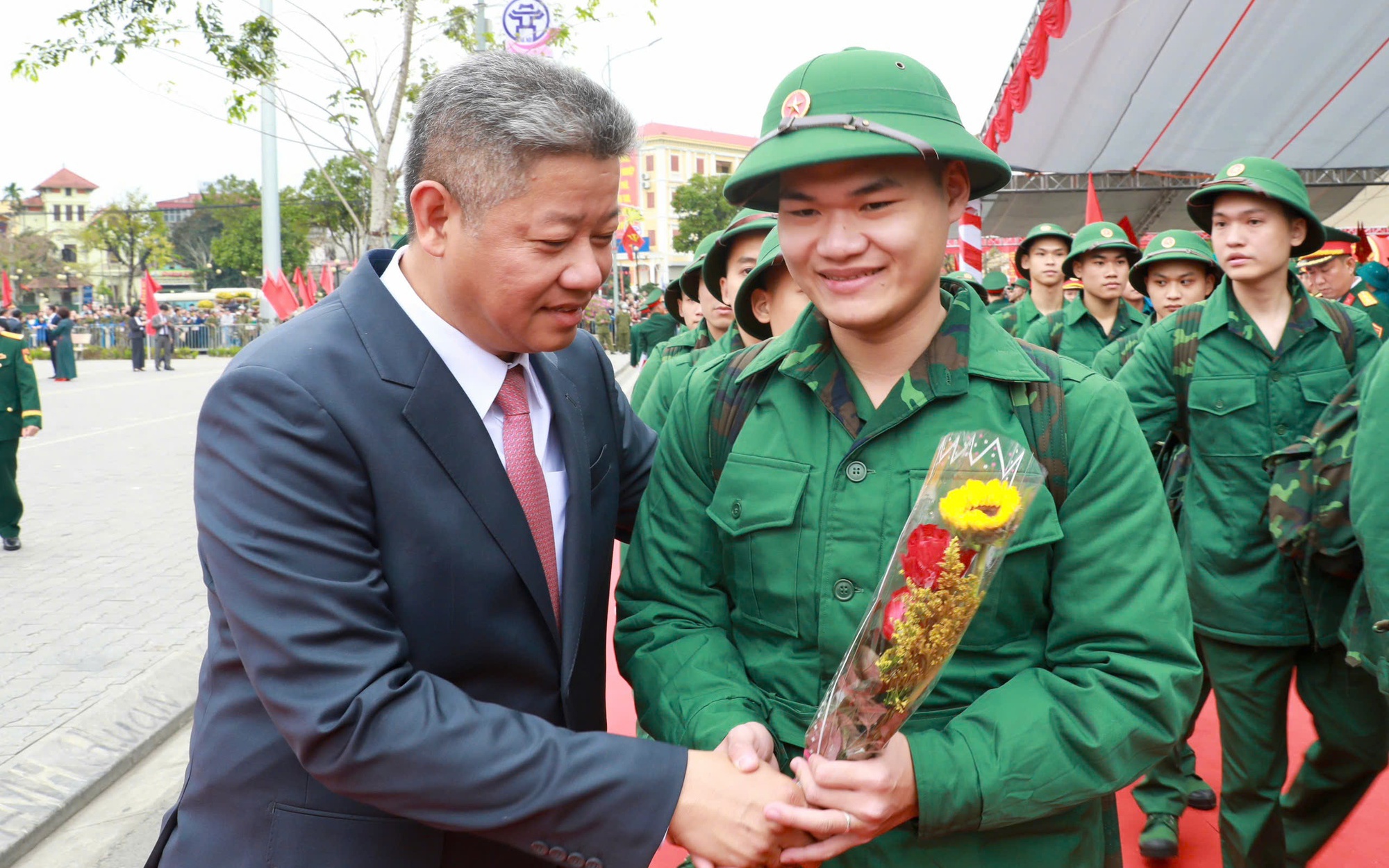 771 thanh niên Điểm giao quân số 3 hừng hực khí thế lên đường bảo vệ Tổ quốc