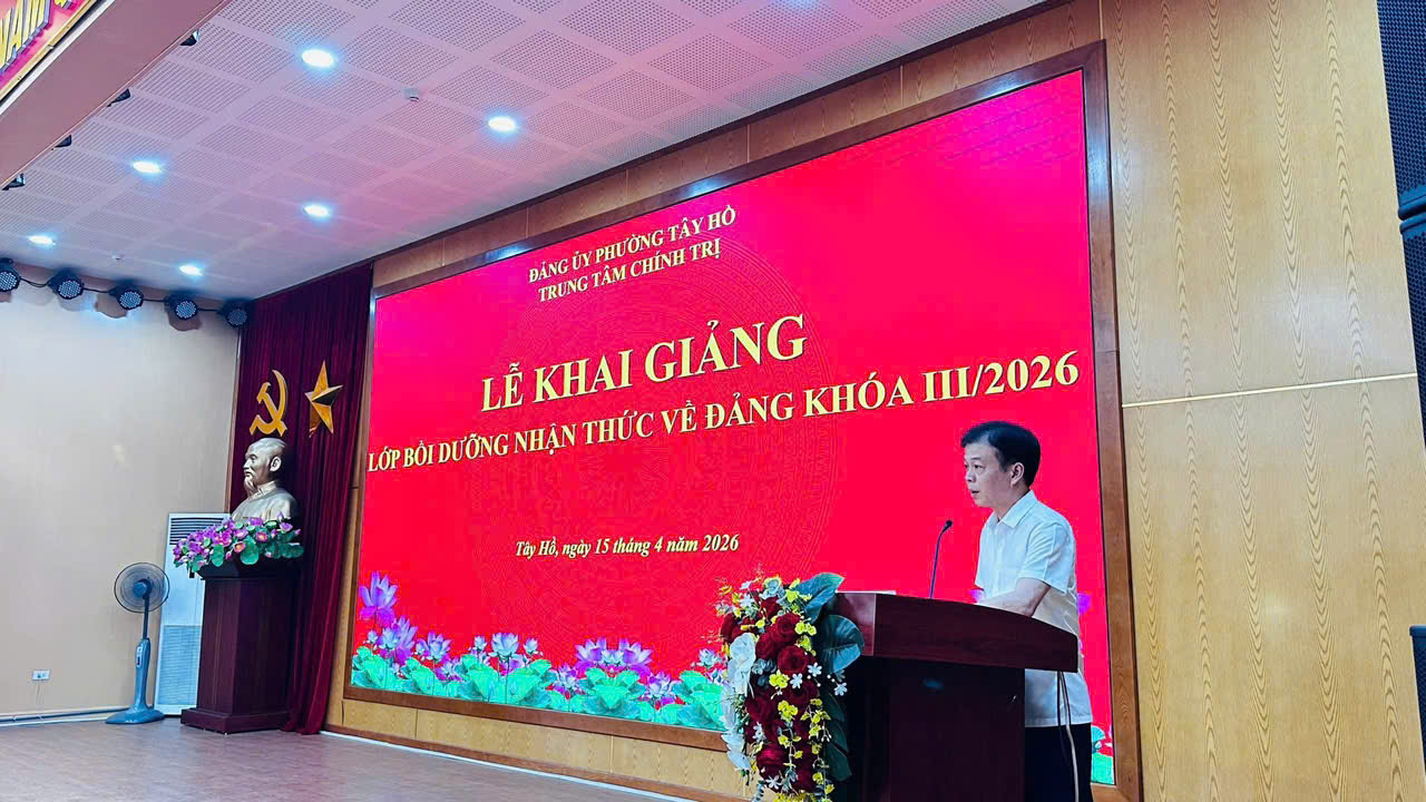 Phường Tây Hồ khai giảng lớp bồi dưỡng nhận thức về Đảng cho quần chúng ưu tú ngành điện lực