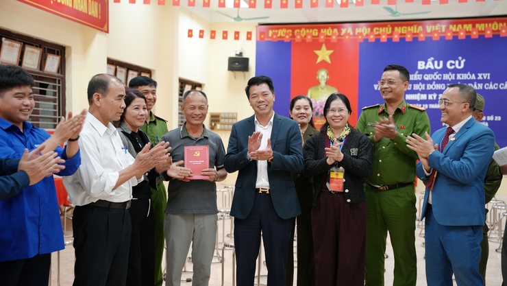 Phường Yên Nghĩa kiểm tra xuyên đêm, siết chặt khâu chuẩn bị trước giờ bầu cử 15-3