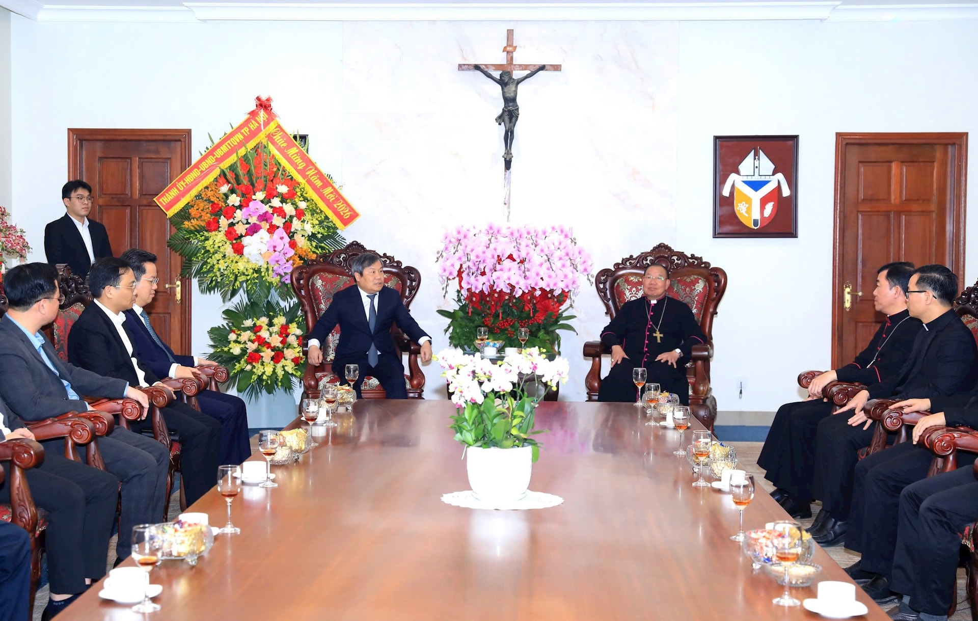 Thành phố Hà Nội: Chủ tịch UBND Thành phố Vũ Đại Thắng thăm, chúc Tết Tòa Tổng Giám mục Hà Nội