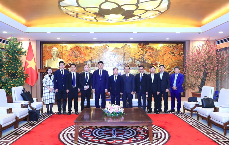 Thành phố Hà Nội: Chủ tịch UBND Thành phố Vũ Đại Thắng làm việc với Công ty TNHH Đầu máy toa xe Đại Liên, thúc đẩy hợp tác phát triển đường sắt