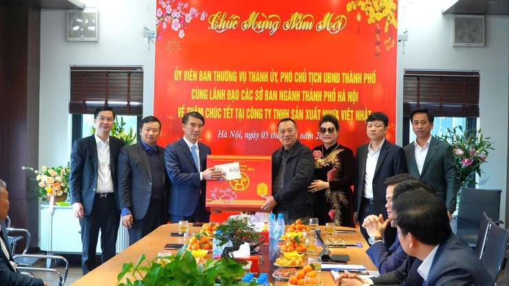 Xã Dân Hòa: Phó Chủ tịch UBND Thành phố Nguyễn Xuân Lưu thăm, chúc Tết Công ty TNHH Nhựa Việt Nhật