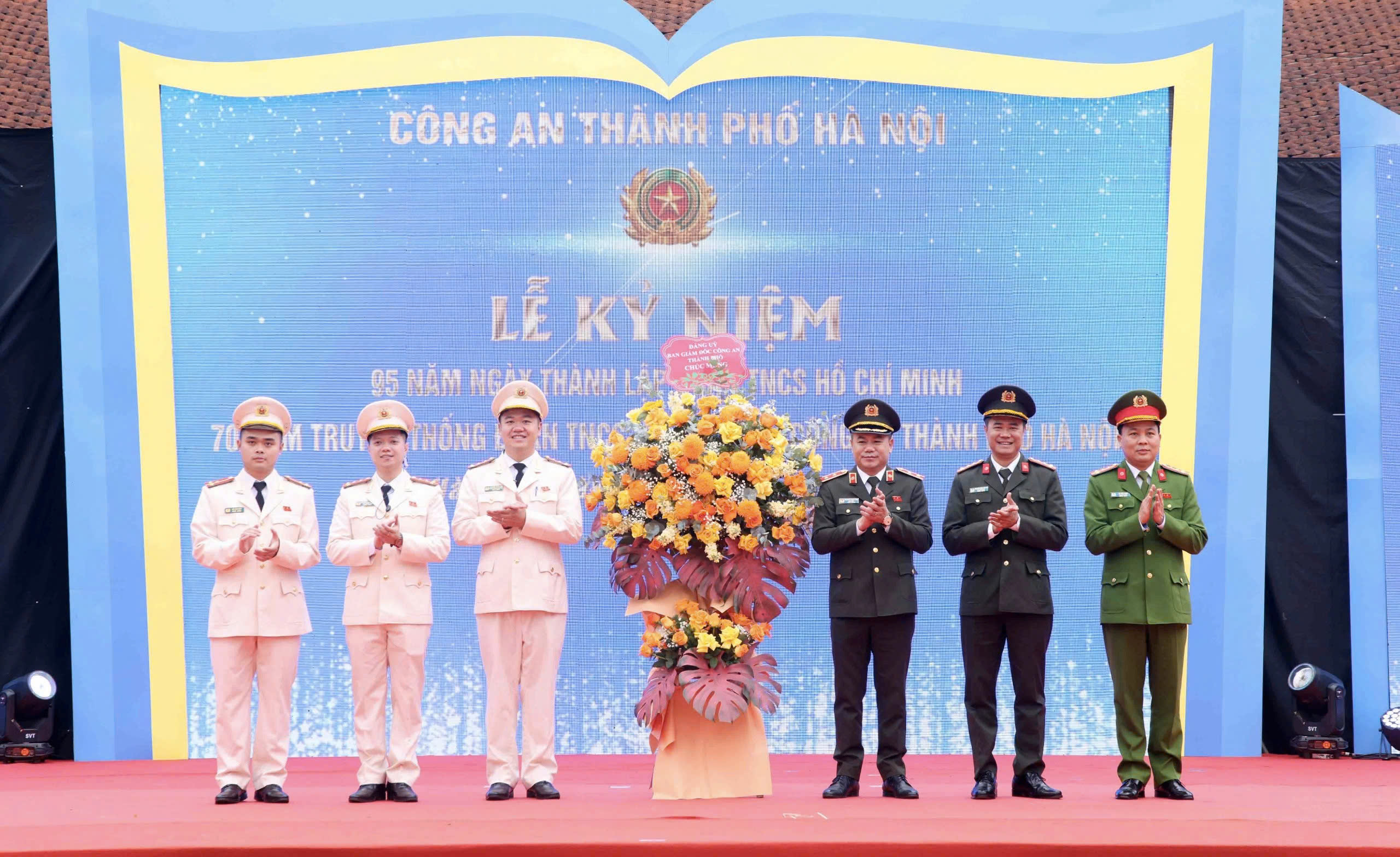 Công an thành phố Hà Nội: Tuyên dương “Gương mặt trẻ Công an Thủ đô tiêu biểu”, lan tỏa khí thế 70 năm Đoàn Thanh niên