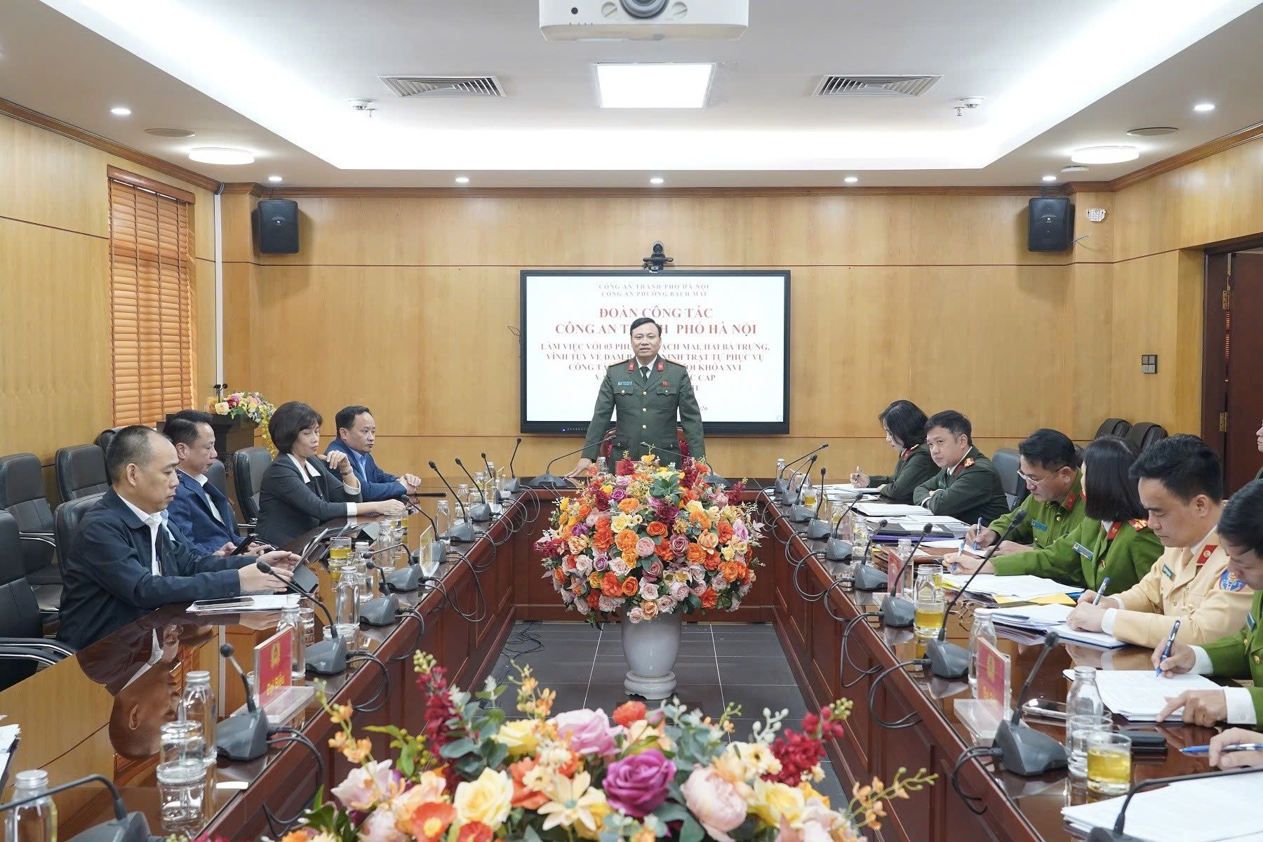 Công an thành phố Hà Nội kiểm tra, siết chặt công tác bảo đảm an ninh tại các phường Vĩnh Tuy, Hai Bà Trưng, Bạch Mai