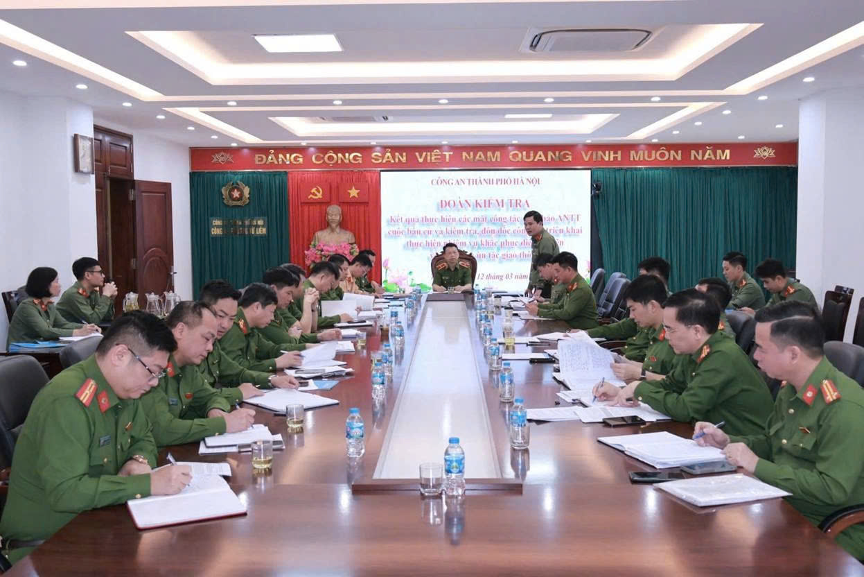 Công an thành phố Hà Nội kiểm tra diện rộng, yêu cầu bảo đảm tuyệt đối an ninh phục vụ bầu cử tại nhiều phường